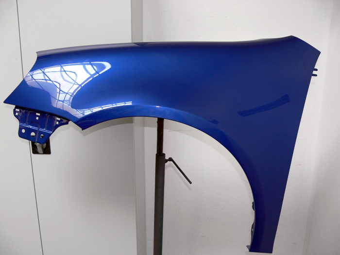 KOTFÜGEL GOLF 5 VORN LINKS LACKIERT LC5J